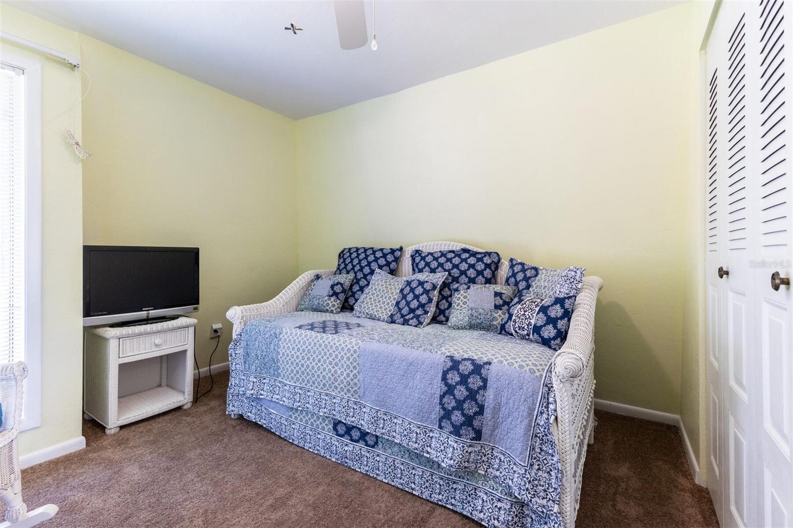FOUR LAKES COMMUNITY - Residential