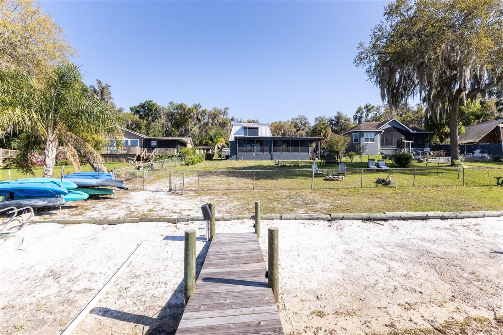 FOUR LAKES COMMUNITY - Residential