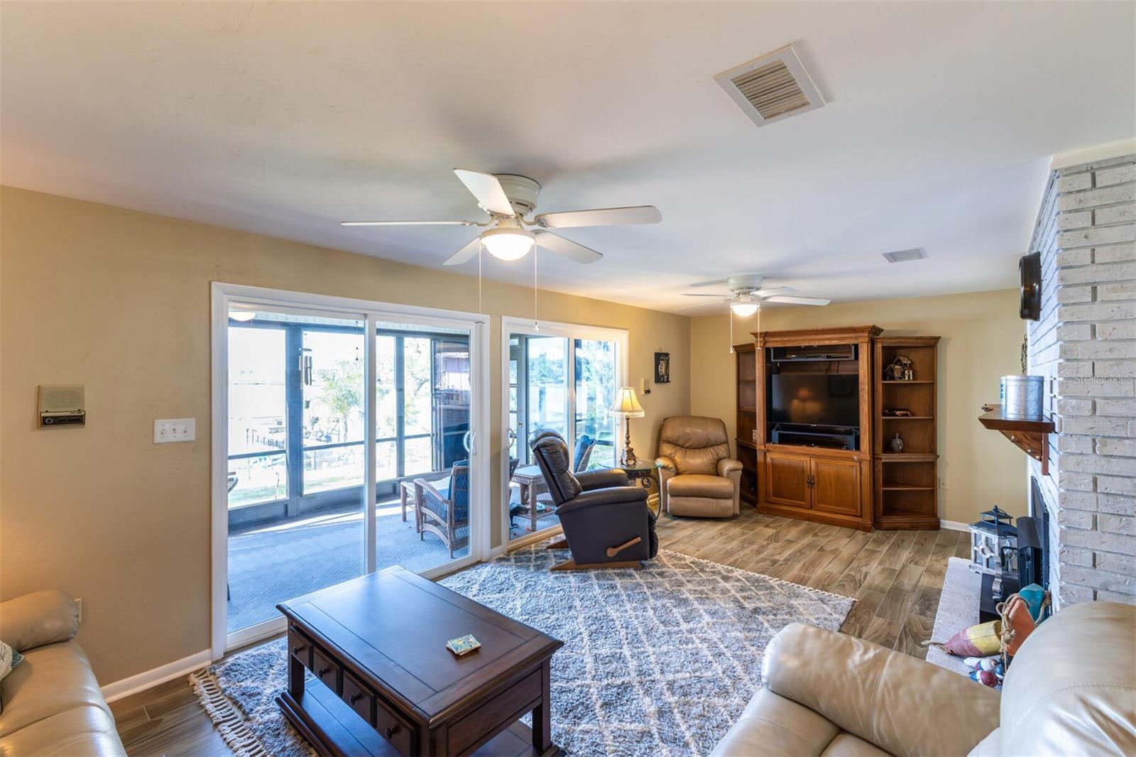 FOUR LAKES COMMUNITY - Residential