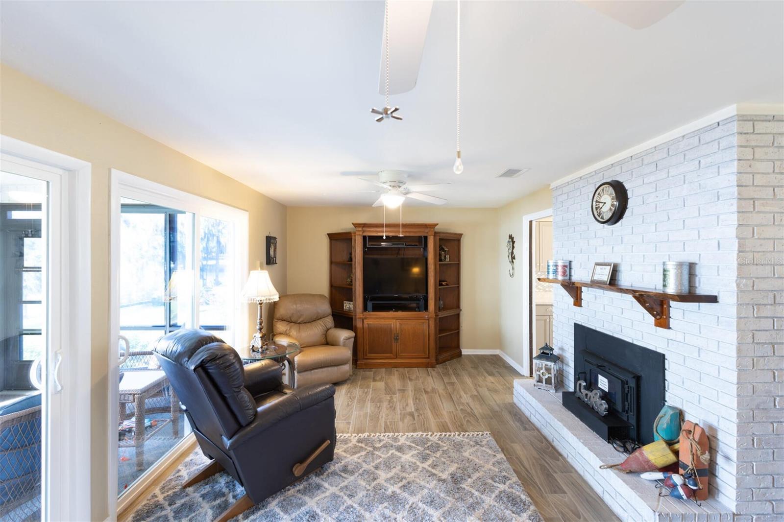 FOUR LAKES COMMUNITY - Residential