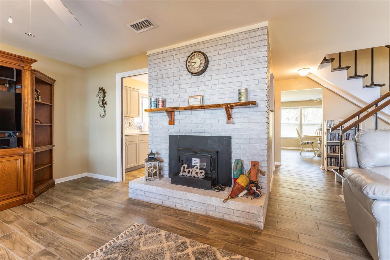 FOUR LAKES COMMUNITY - Residential