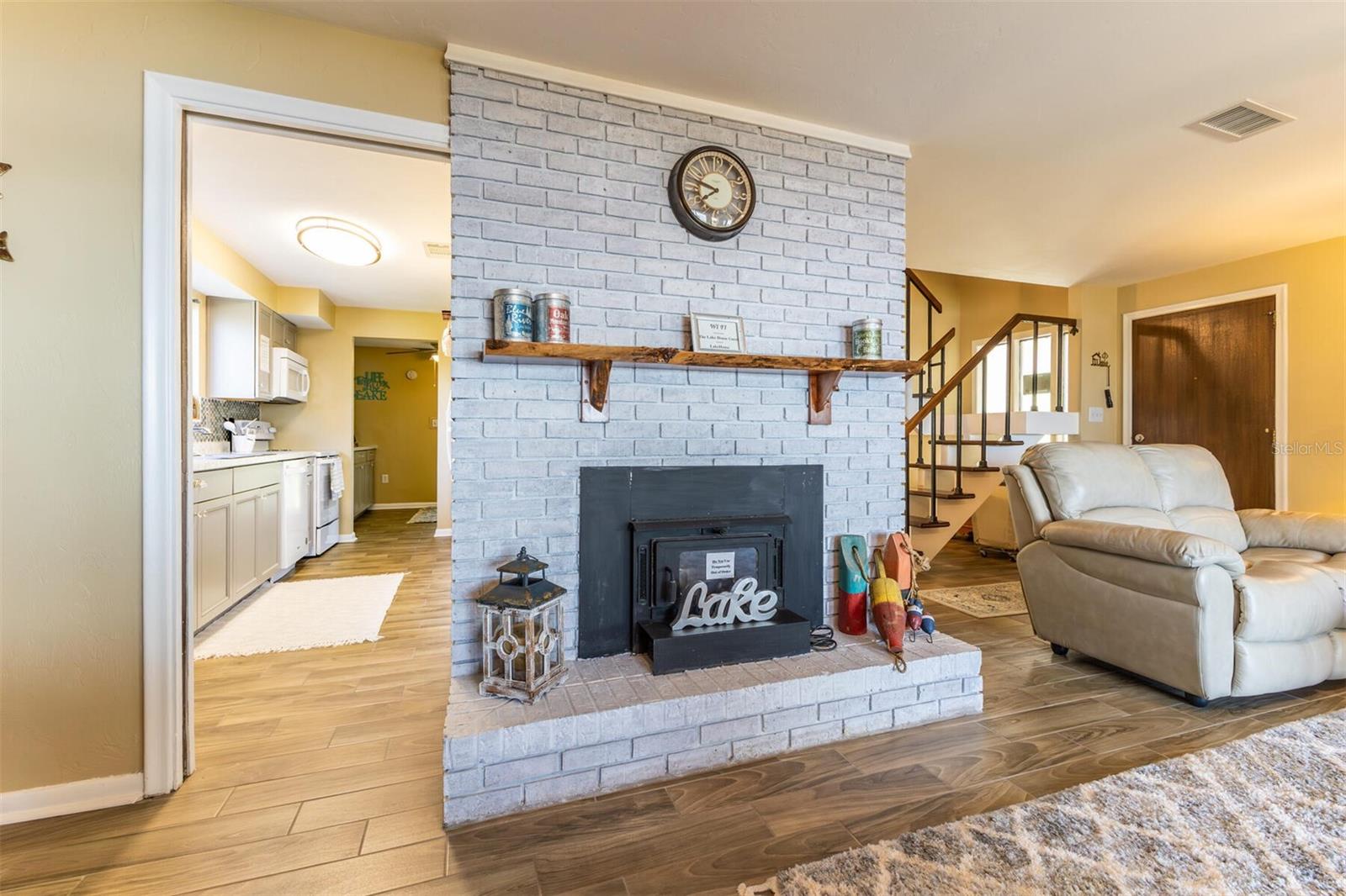 FOUR LAKES COMMUNITY - Residential