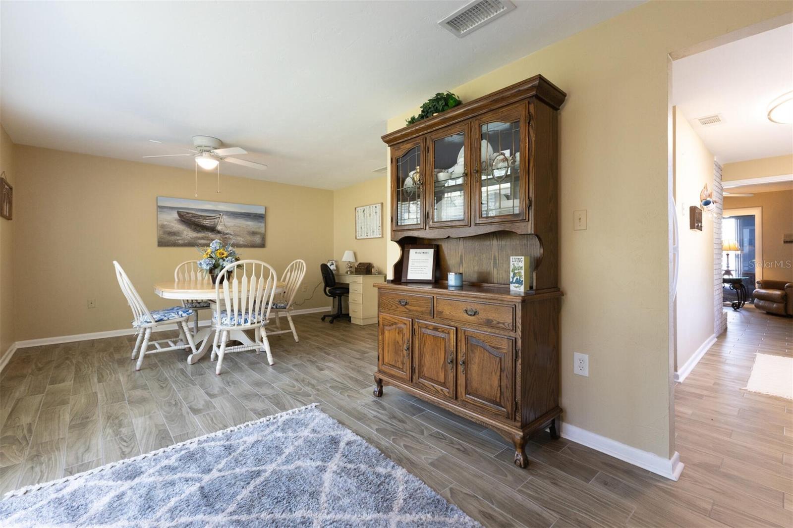 FOUR LAKES COMMUNITY - Residential