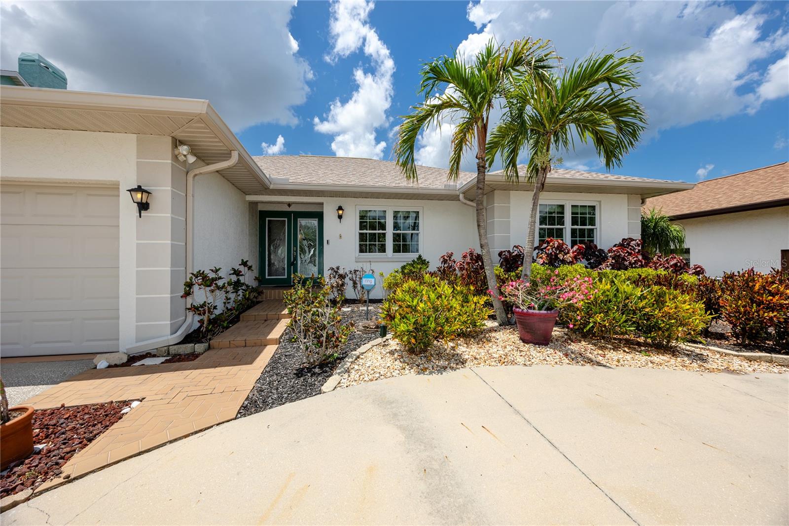 DOLPHIN COVE - Residential