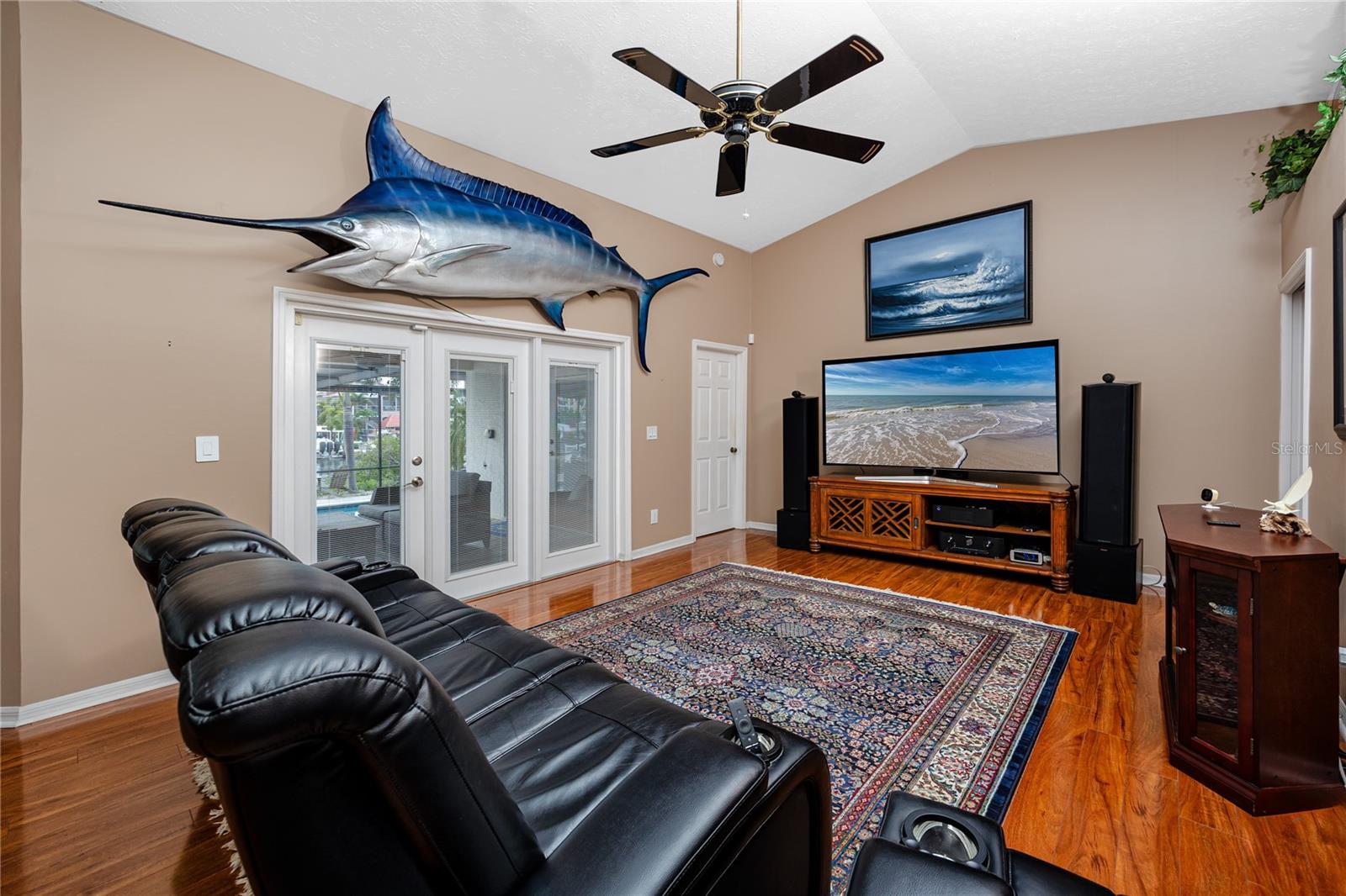 DOLPHIN COVE - Residential