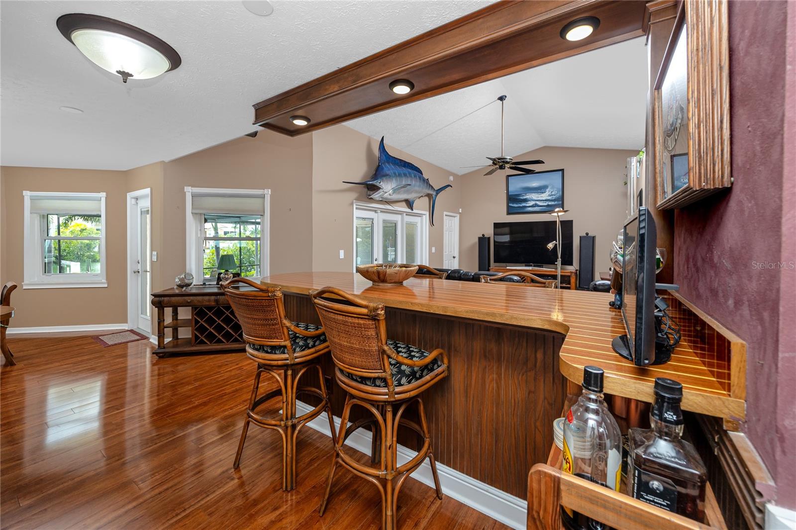 DOLPHIN COVE - Residential