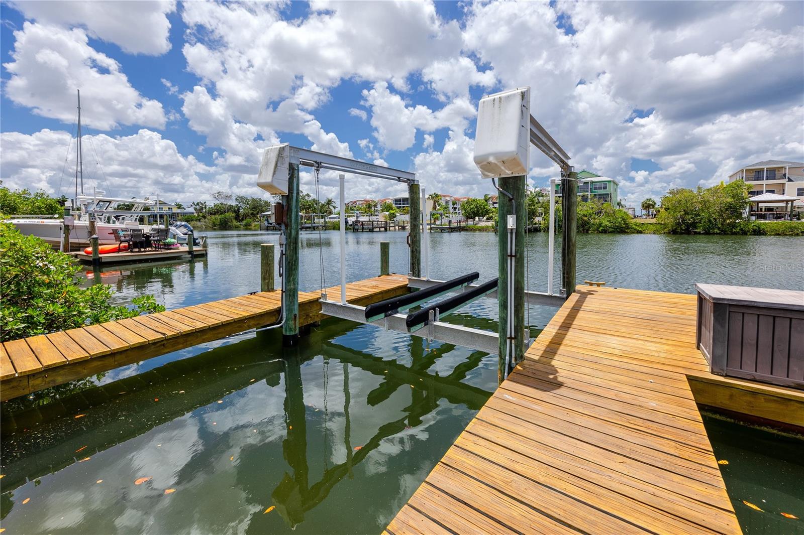 DOLPHIN COVE - Residential