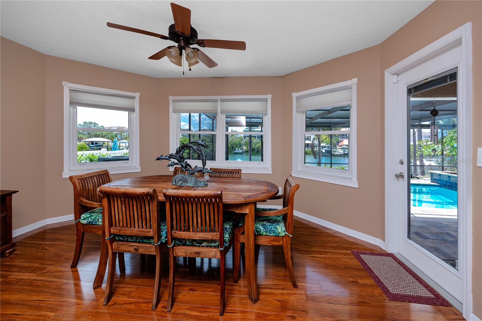 DOLPHIN COVE - Residential