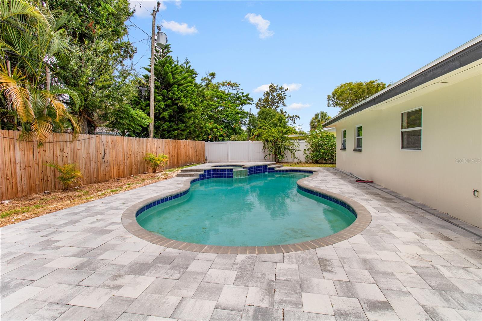 HARBOR CREST - Residential