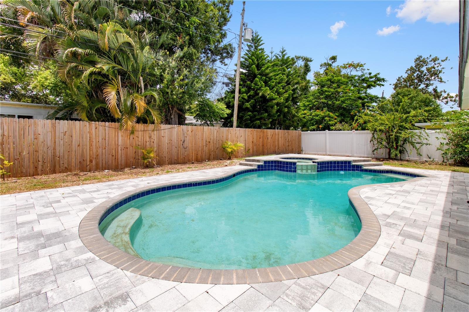 HARBOR CREST - Residential