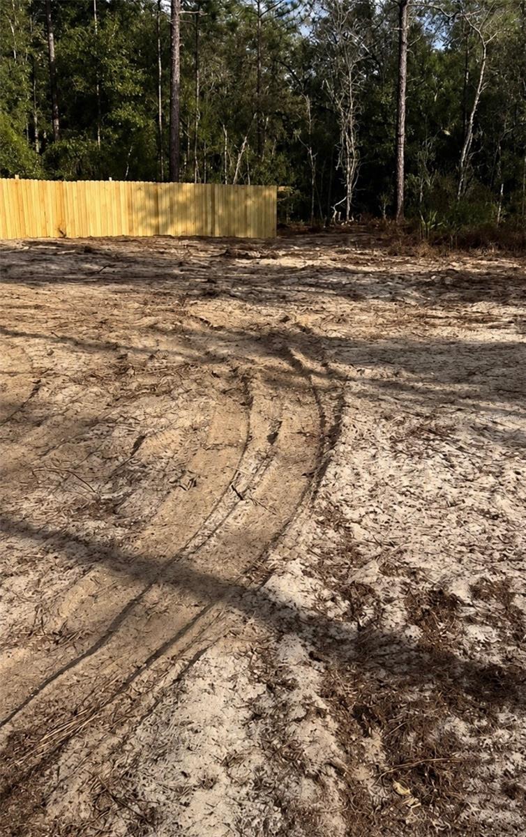 Affordable Opportunity in Interlachen Lakes Estates Build your vision on this 0.22-acre residential lot in the established Interlachen Lakes Estates community in Putnam County. Situated on a paved road with 75 feet of front footage, this 9,583 square foot parcel offers a clean slate in a quiet neighborhood setting.
No HOA and no CDD fees make this one of the most affordable entry points into homeownership in the area. Zoned residential, the lot is ready for your plans. Bring your builder and make it yours.
Located off CR 315 with straightforward access through the subdivision.