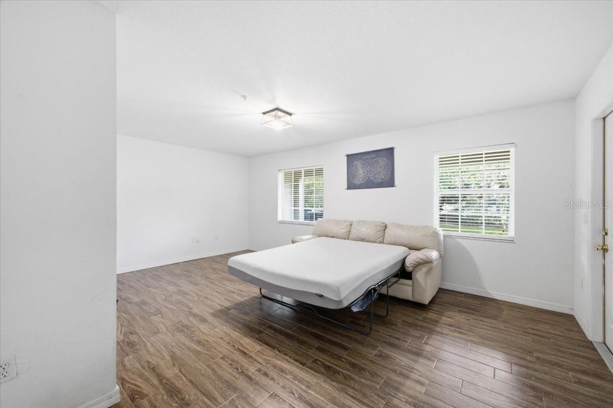 RIVERBAY TWNHMS PH THREE-A - Residential