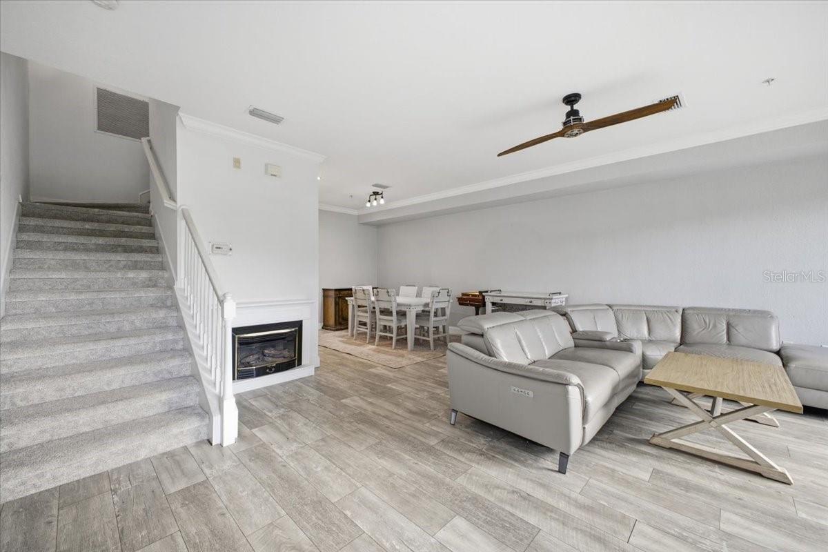 RIVERBAY TWNHMS PH THREE-A - Residential
