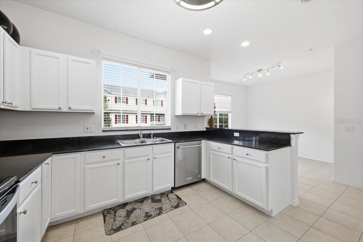 RIVERBAY TWNHMS PH THREE-A - Residential
