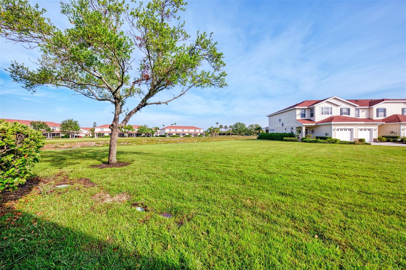 TOWNS AT LAKESIDE - Residential