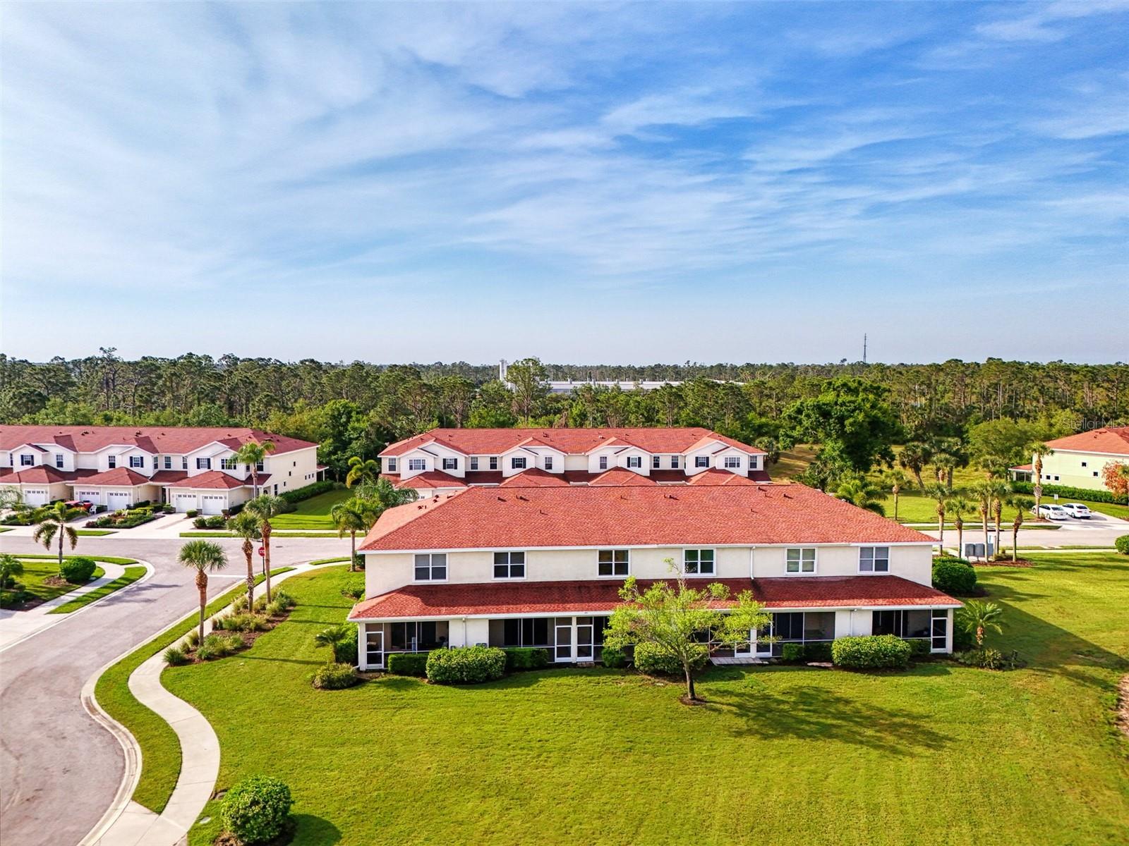 TOWNS AT LAKESIDE - Residential