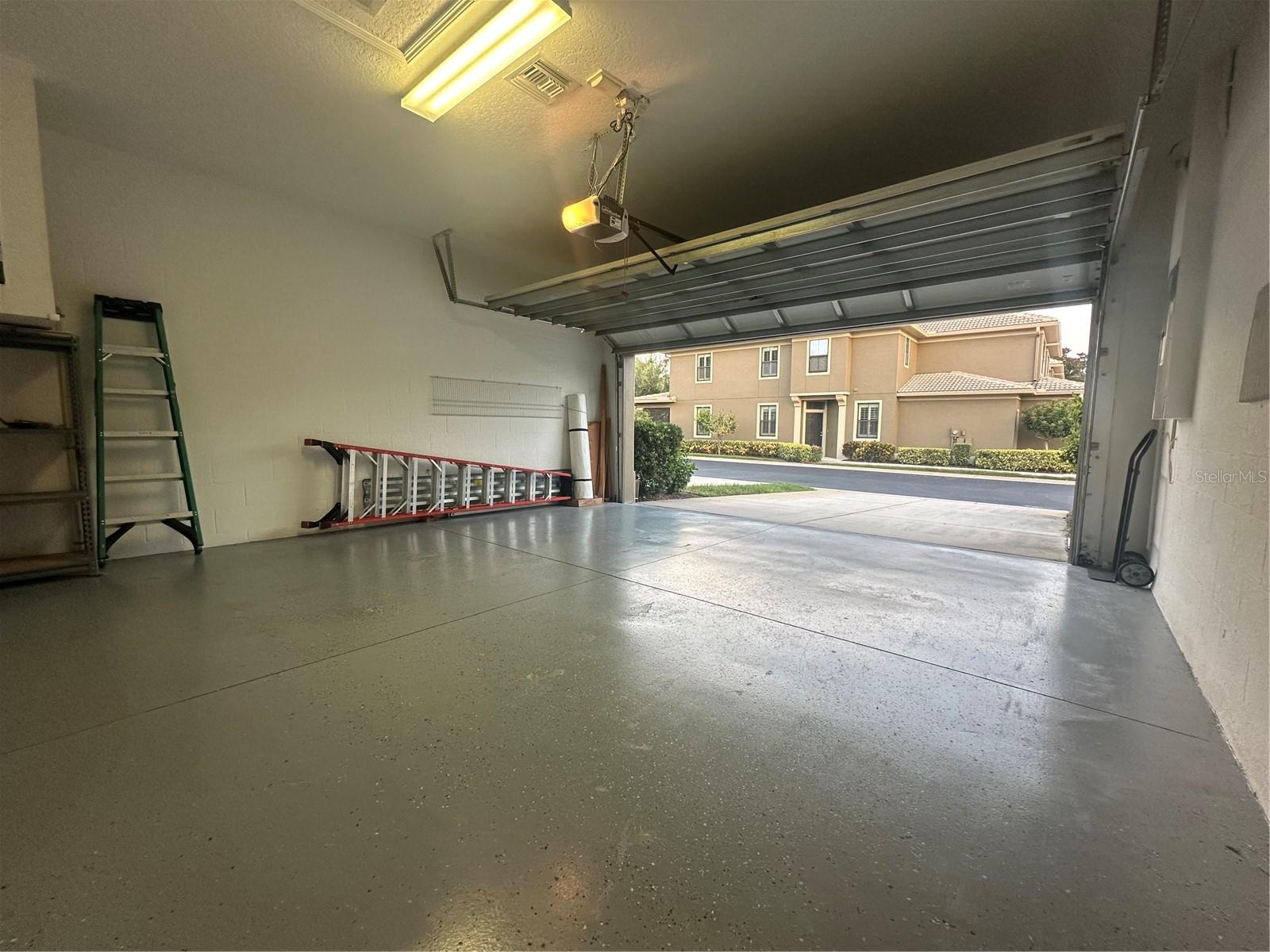TARPON RIDGE TWNHMS - Residential