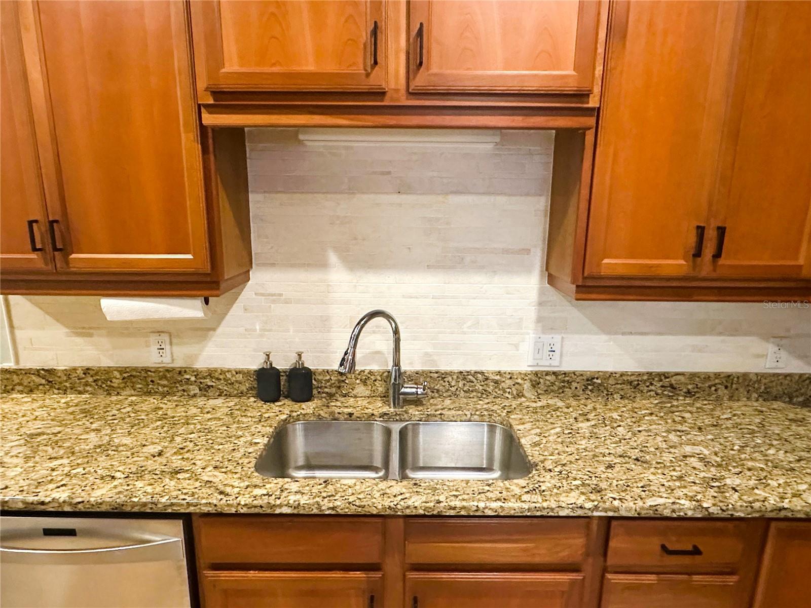 TARPON RIDGE TWNHMS - Residential