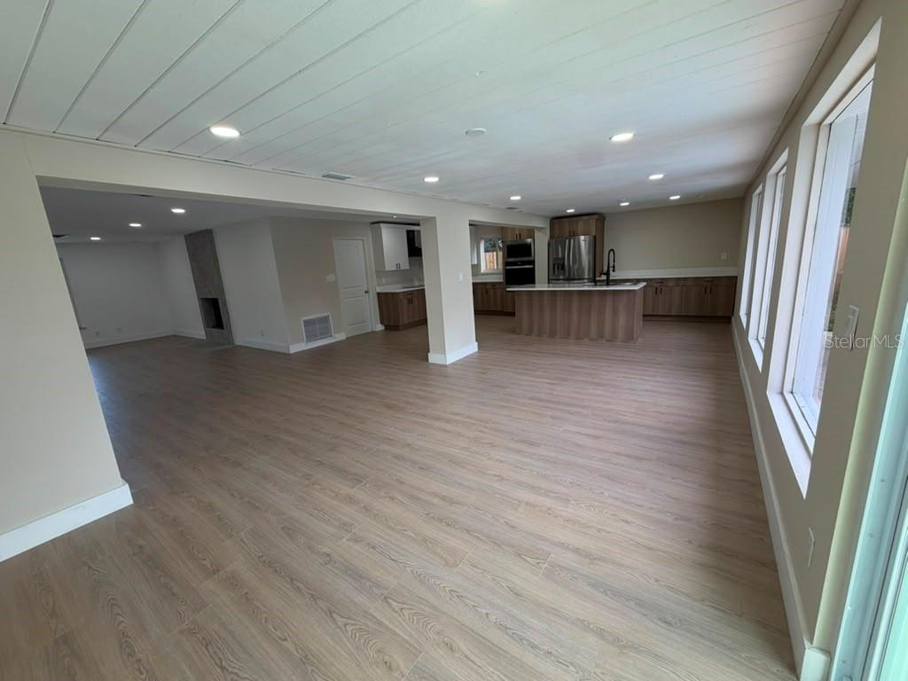 FLORIDA SHORES 01 - Residential Lease