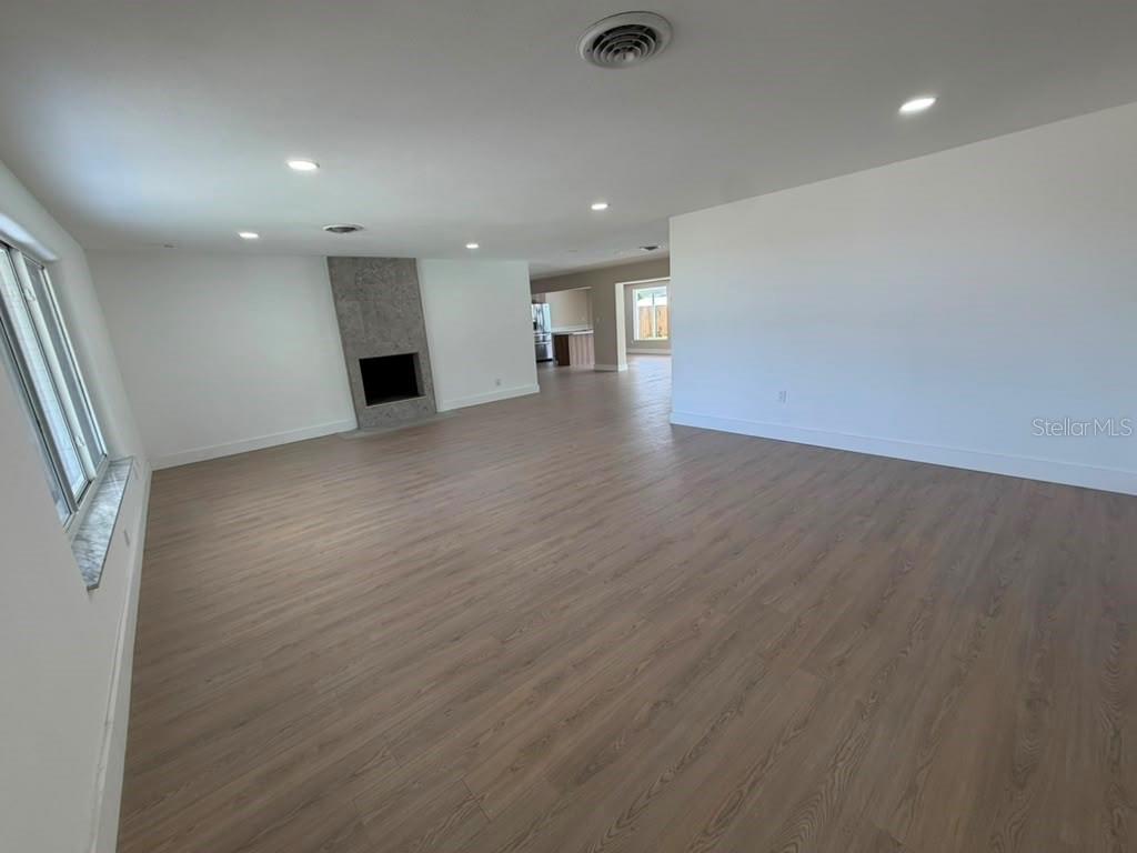FLORIDA SHORES 01 - Residential Lease