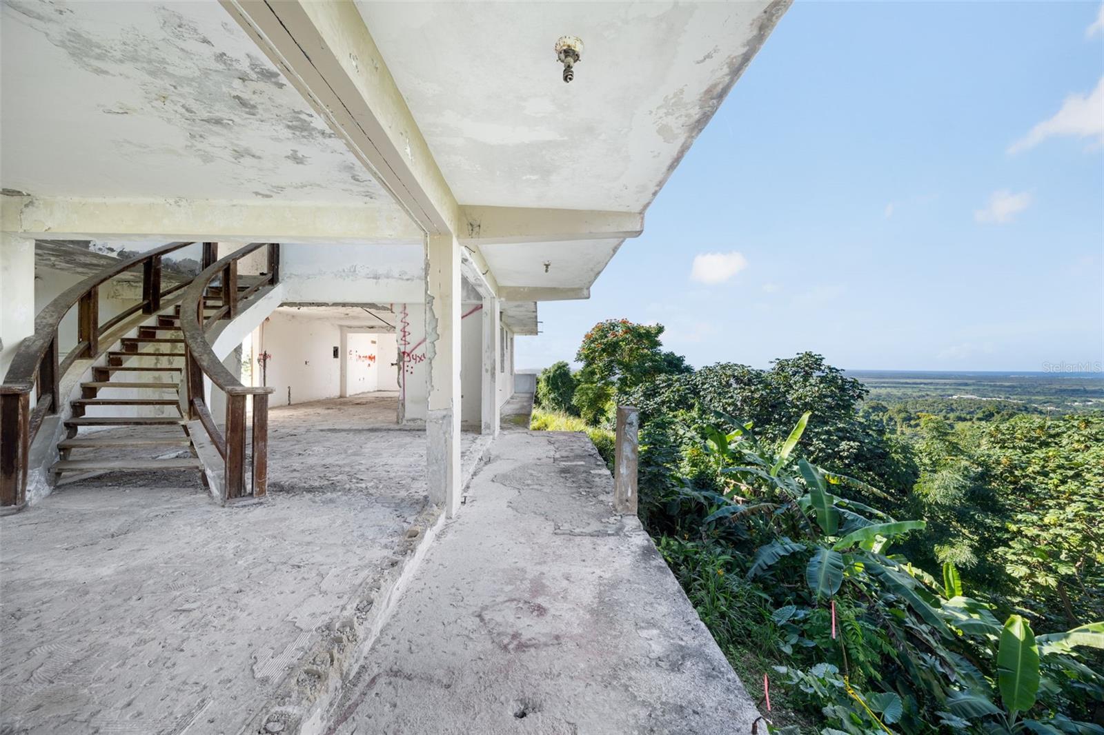 BARRIO ZARZAL - Residential