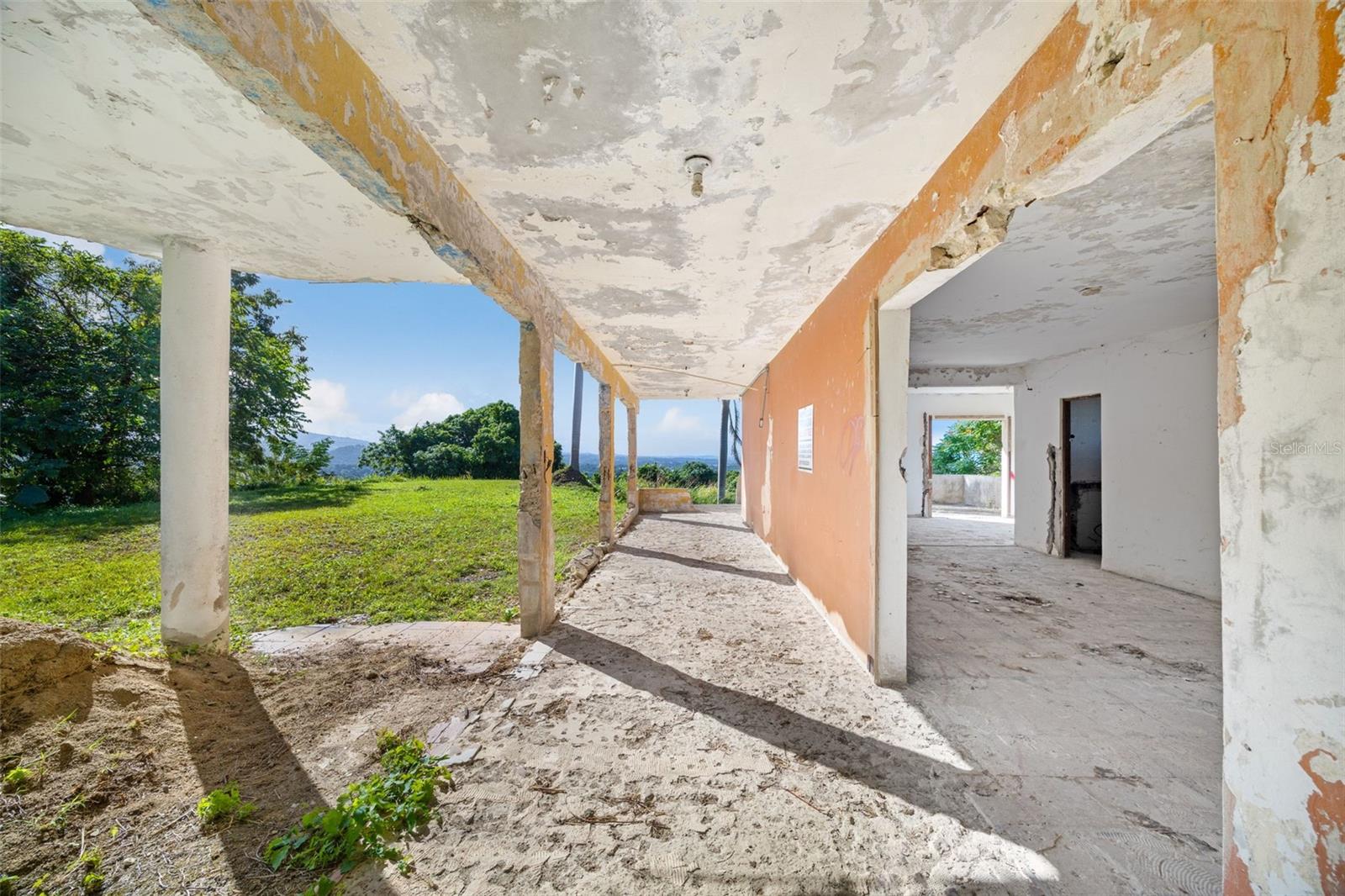 BARRIO ZARZAL - Residential