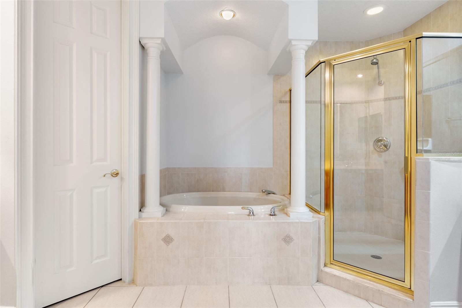 HOWEY MISSION SONOMA CONDO - Residential