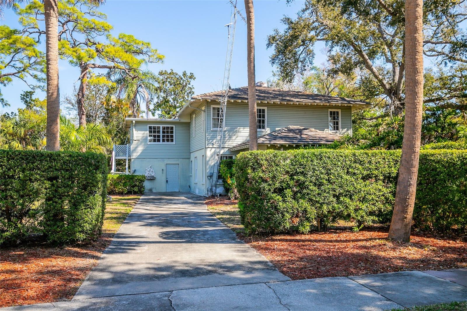 SAPPHIRE SHORES - Residential
