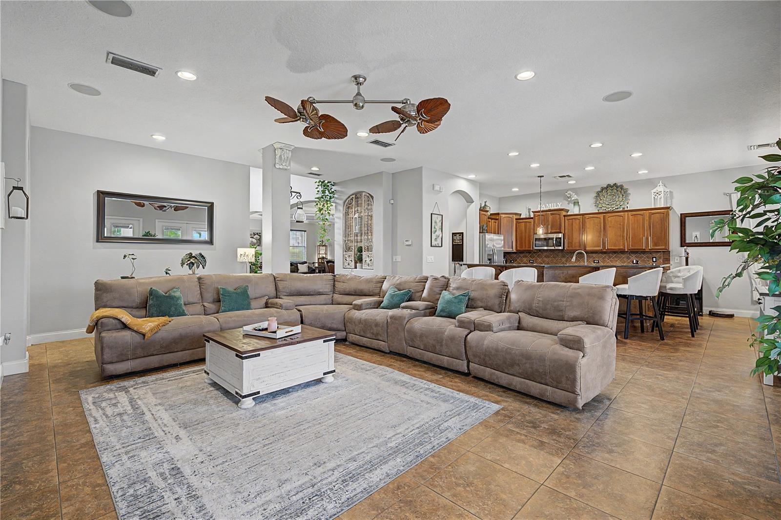 STONEGATE - Residential