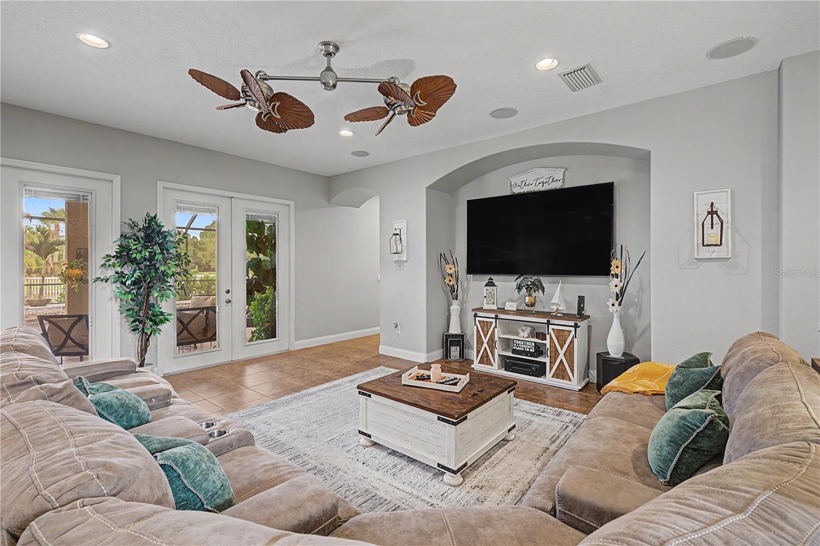 STONEGATE - Residential