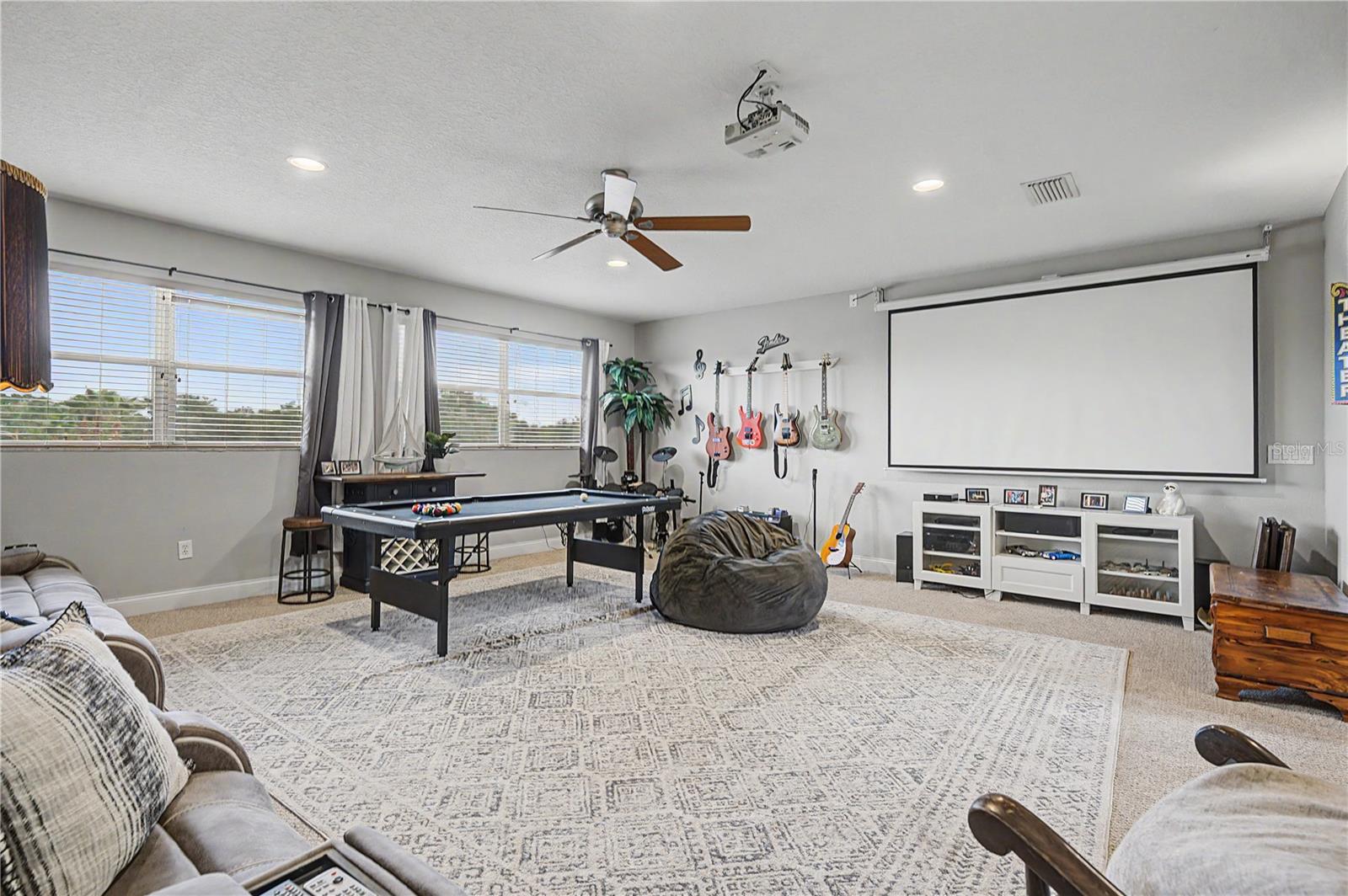STONEGATE - Residential