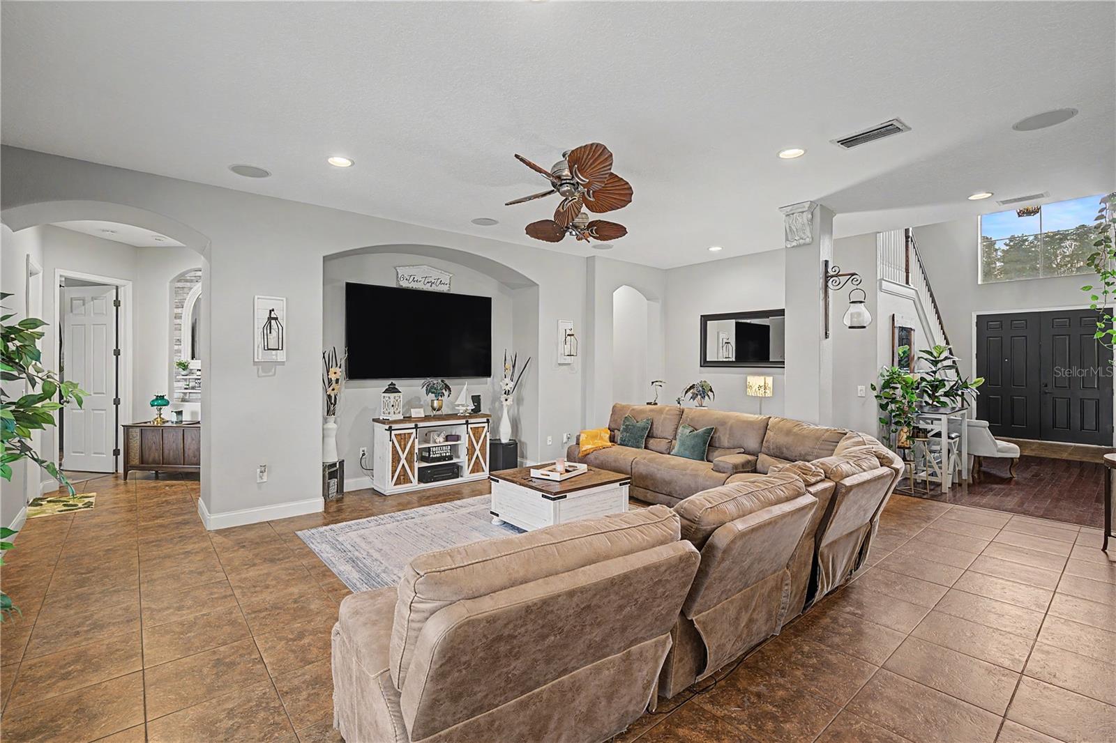 STONEGATE - Residential