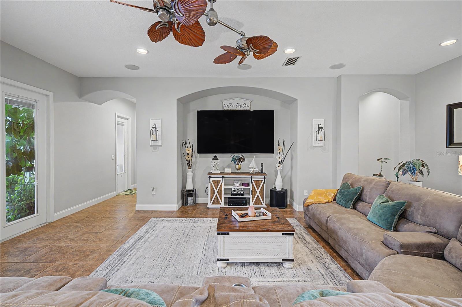 STONEGATE - Residential