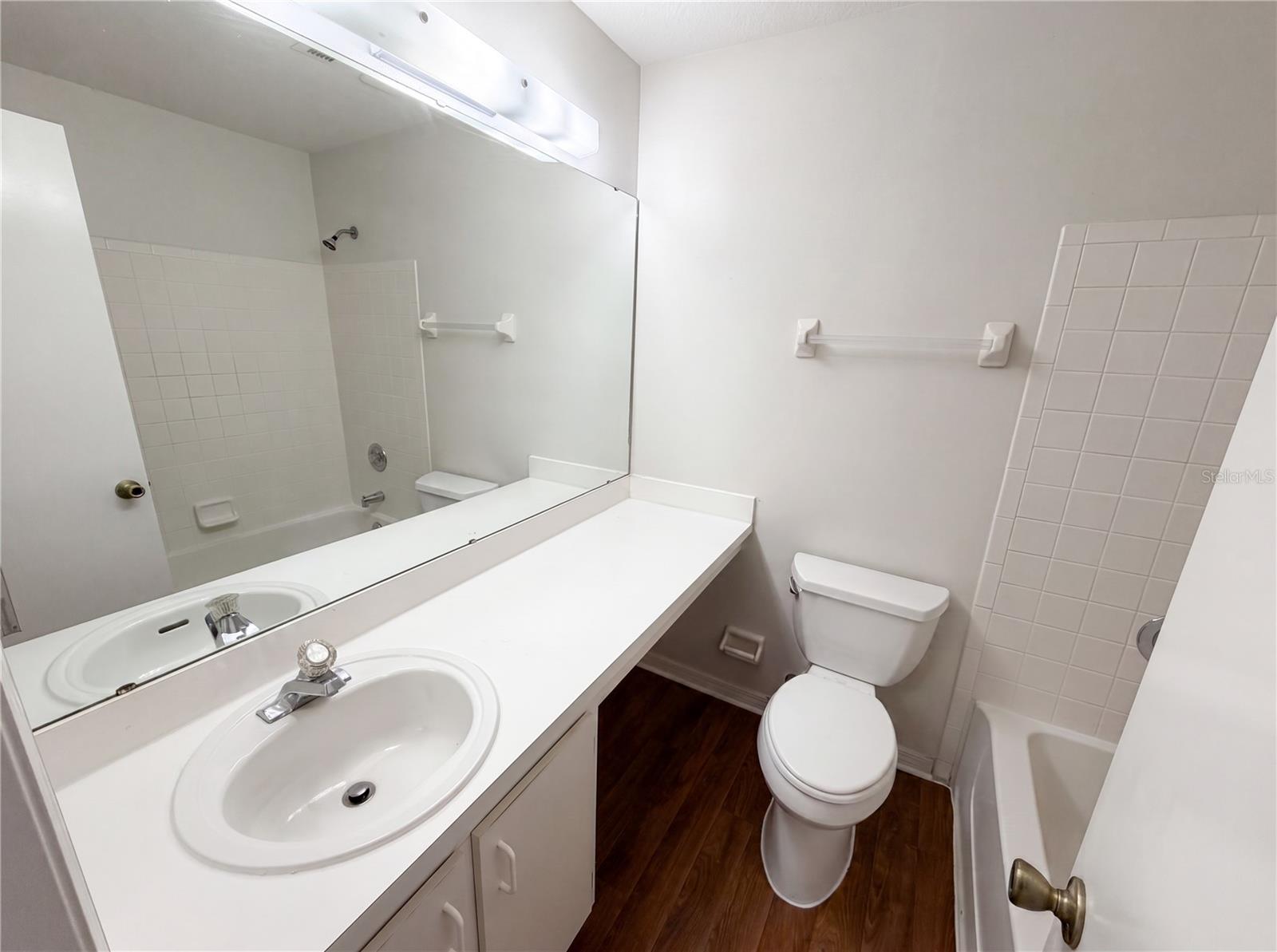 LAKEVIEW VILLAGE CONDO 16 - Residential