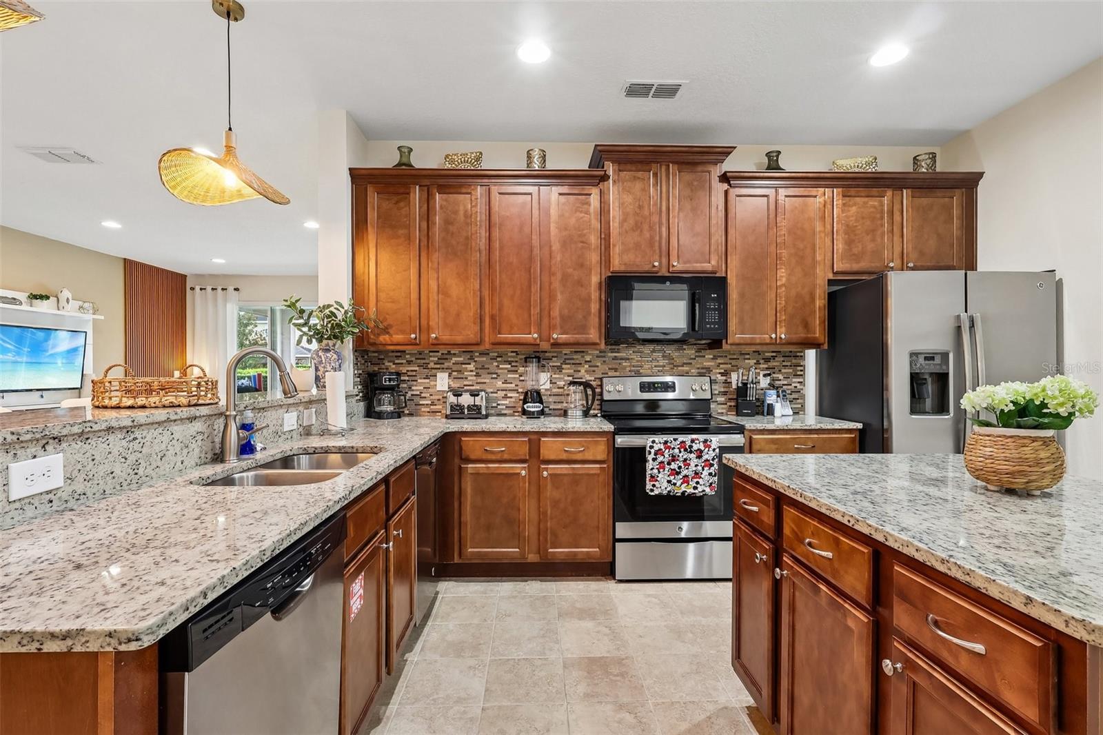 ENCORE AT REUNION - Residential