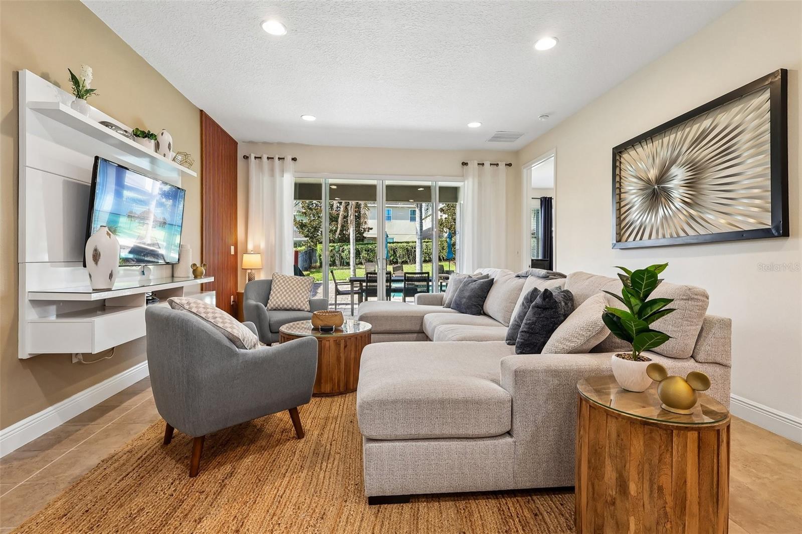 ENCORE AT REUNION - Residential