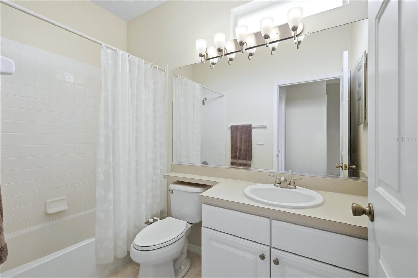 GLENN LAKES PH2 - Residential