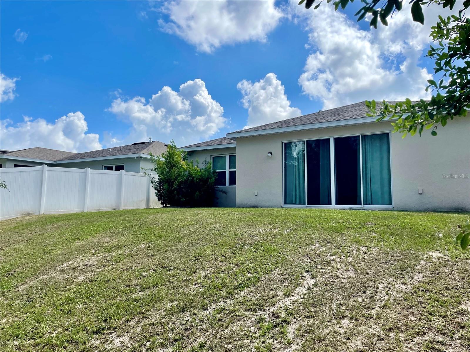 SPRING CREEK PB 74 PG 45-48 LOT 82 ORB 5856 PG 527 - Residential