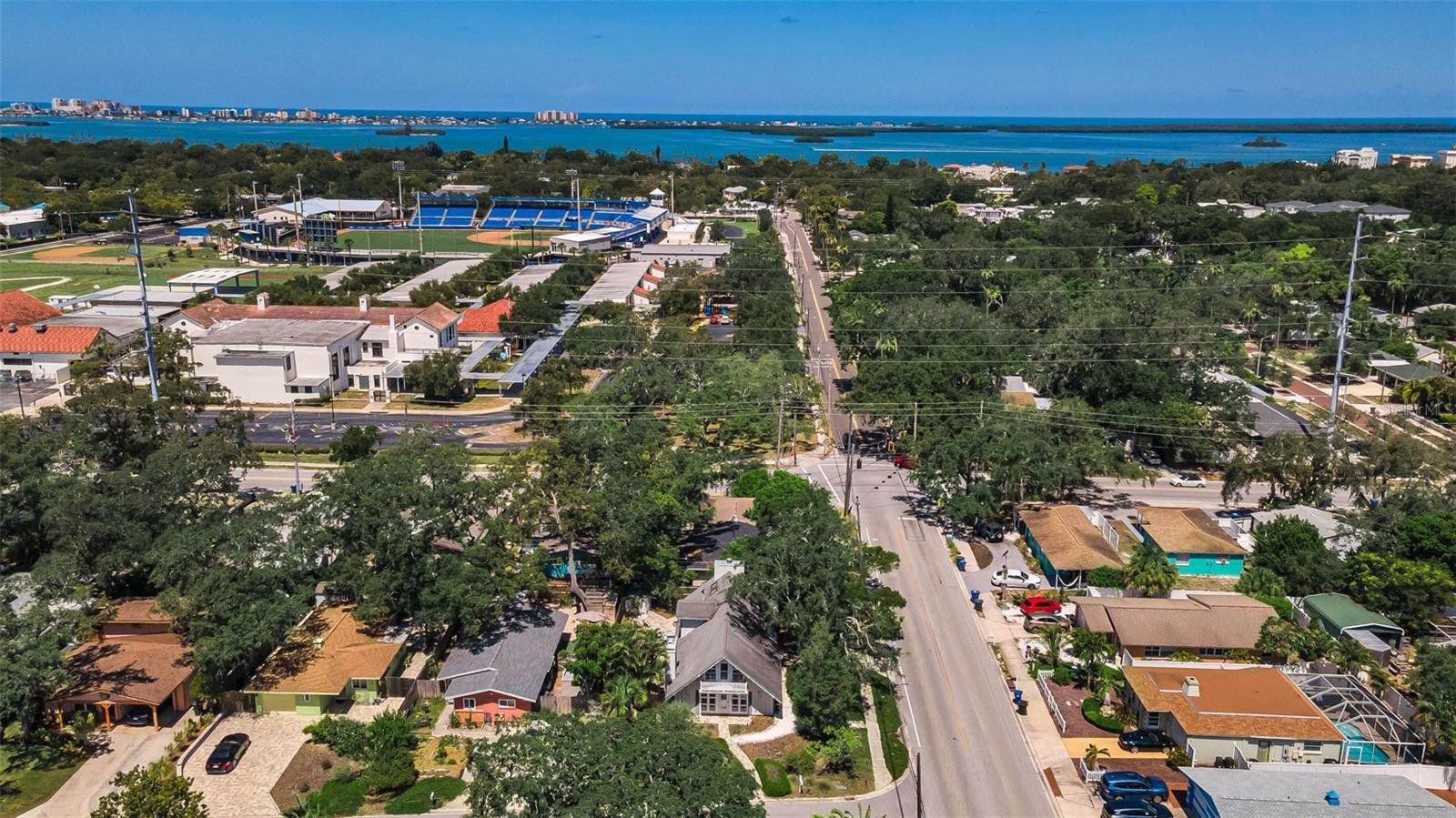 COLONIAL VILLAGE - Residential