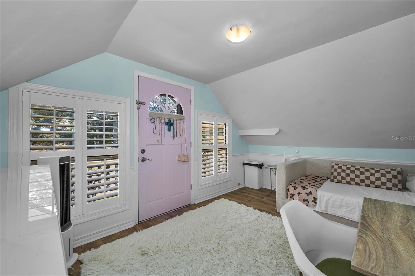 COLONIAL VILLAGE - Residential