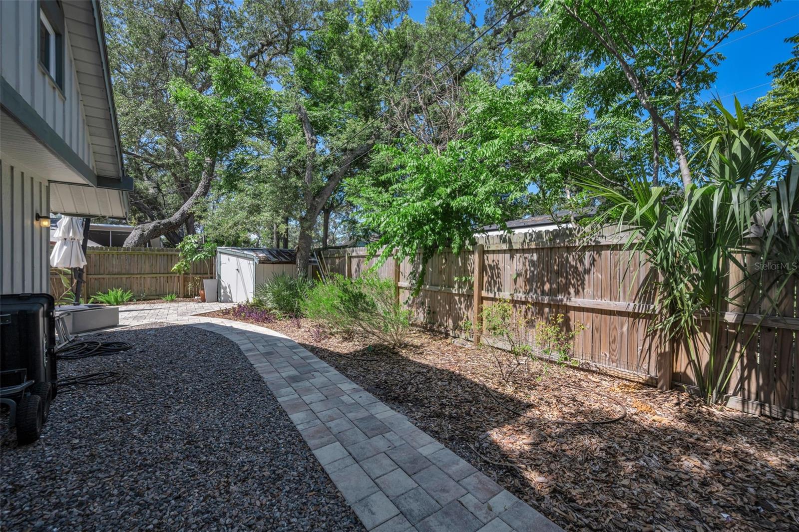 COLONIAL VILLAGE - Residential