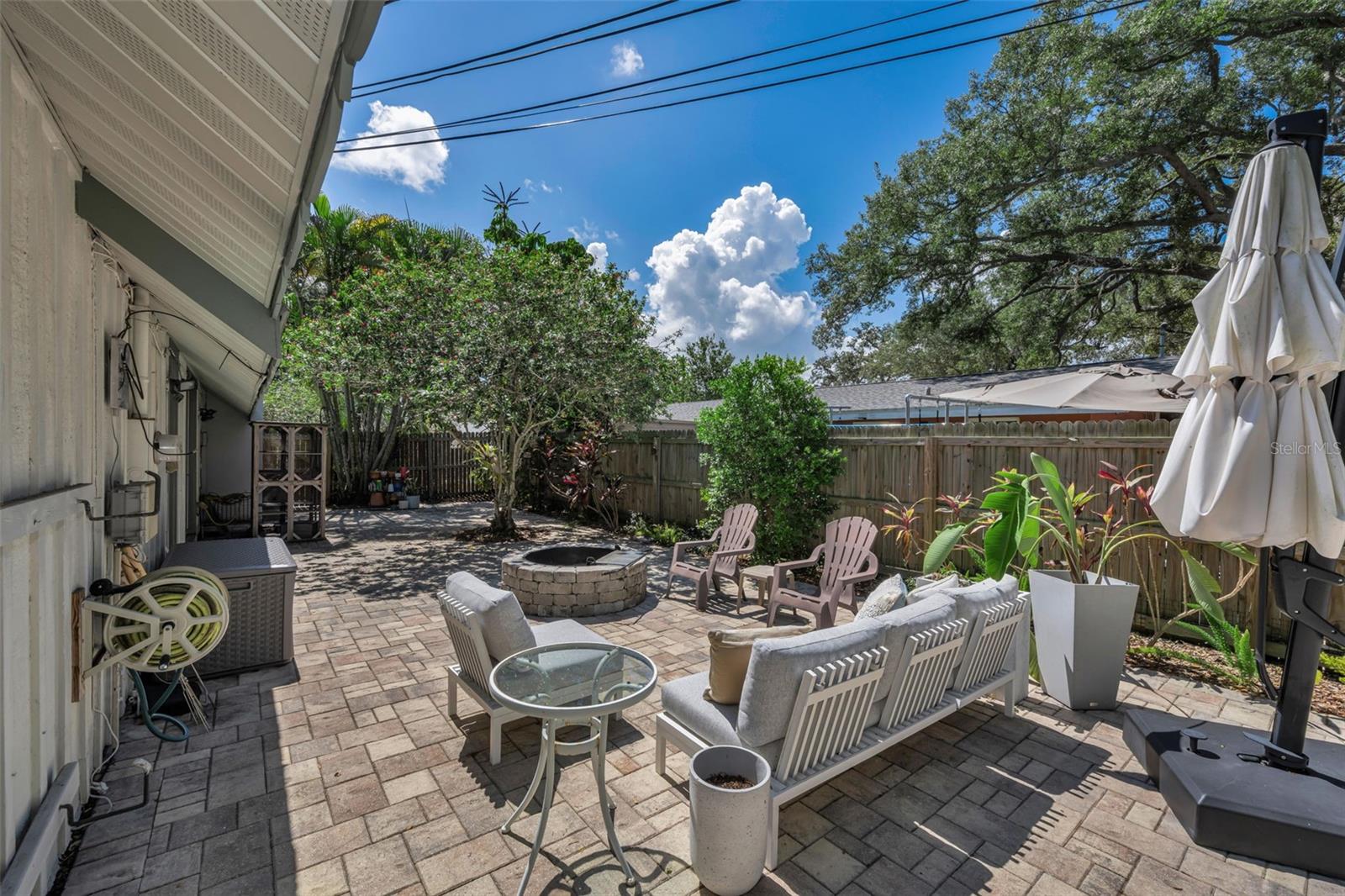 COLONIAL VILLAGE - Residential