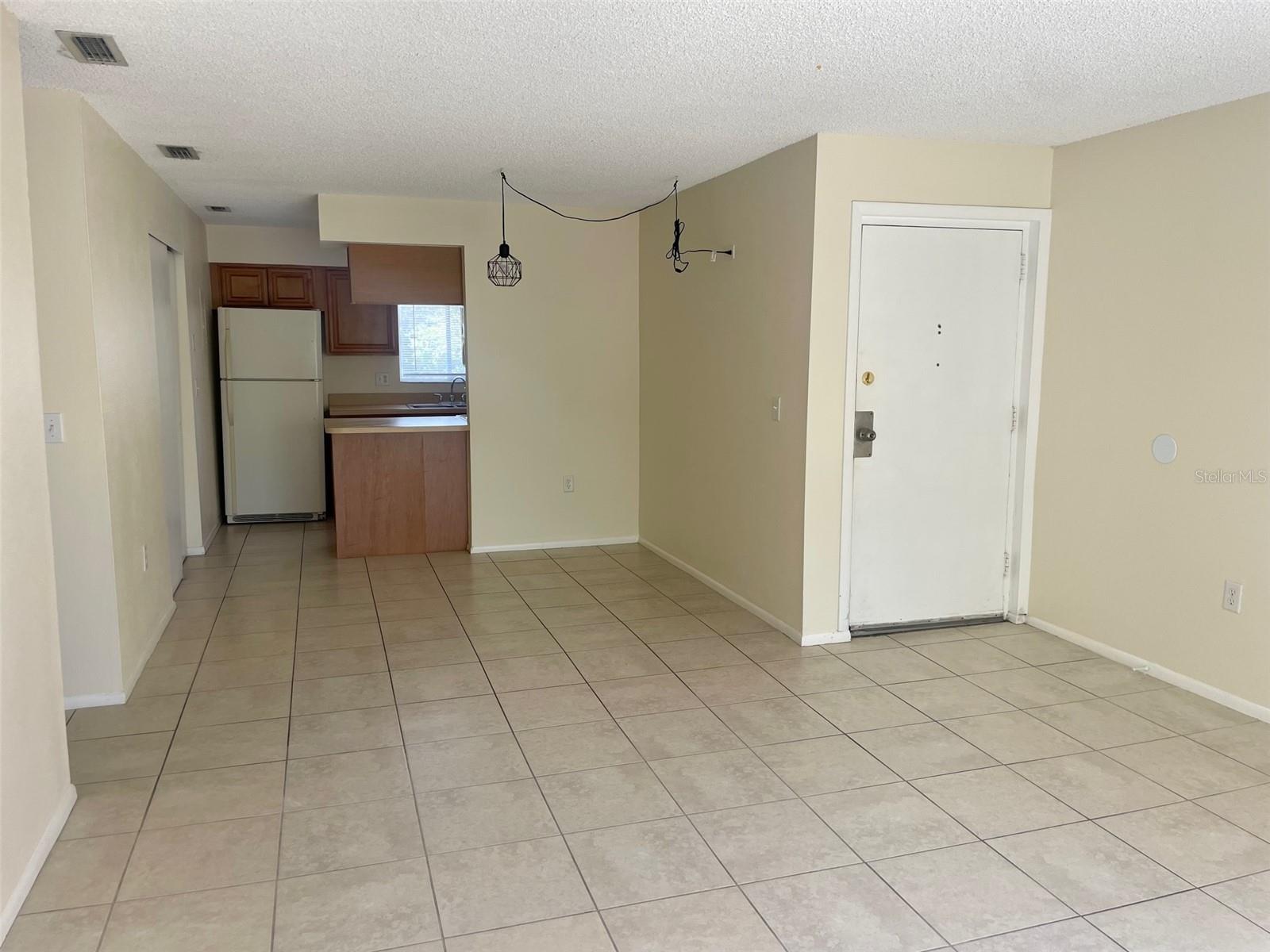 HIDDEN LAKE VILLAGE - Residential Lease
