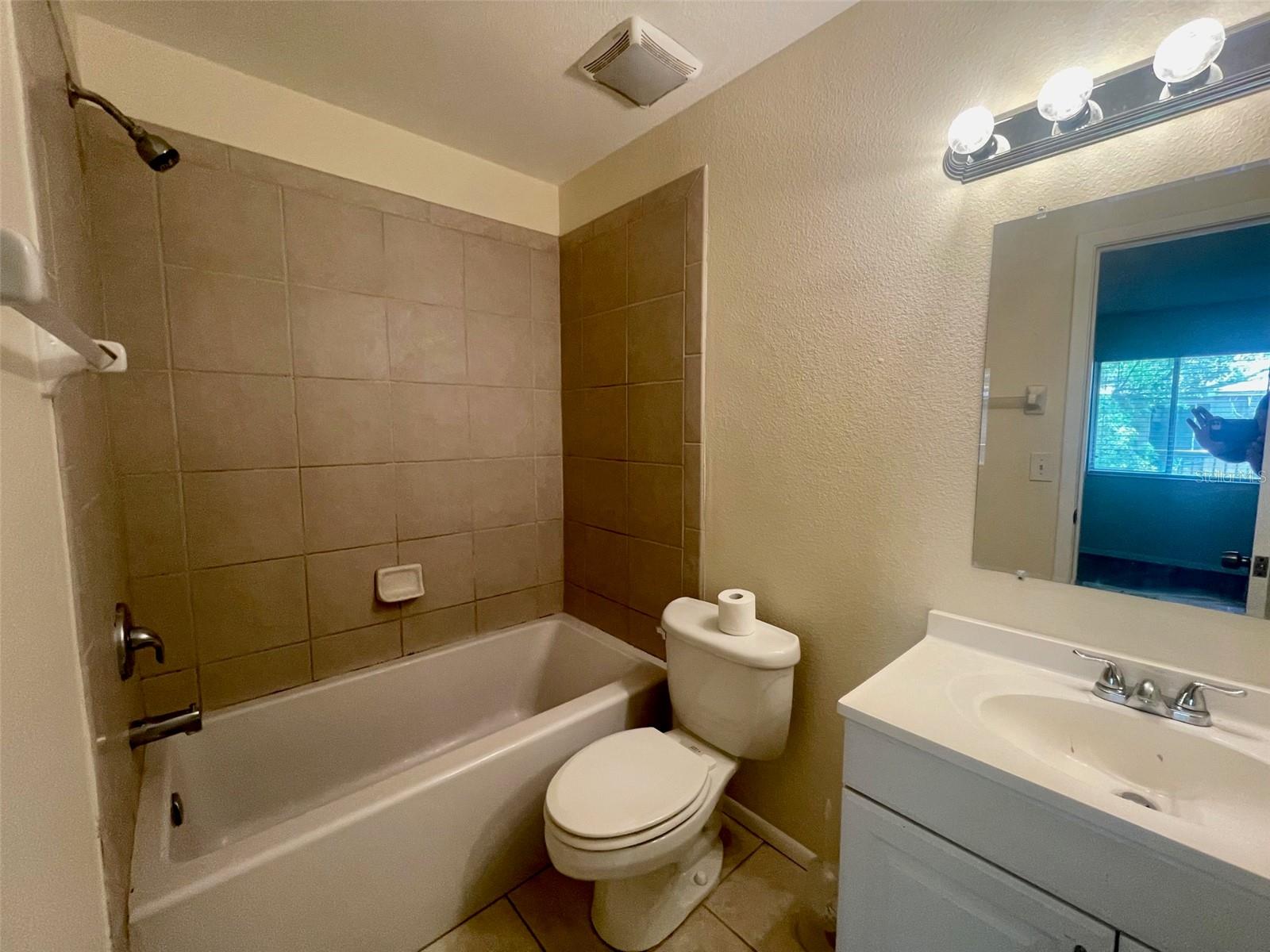 HIDDEN LAKE VILLAGE - Residential Lease