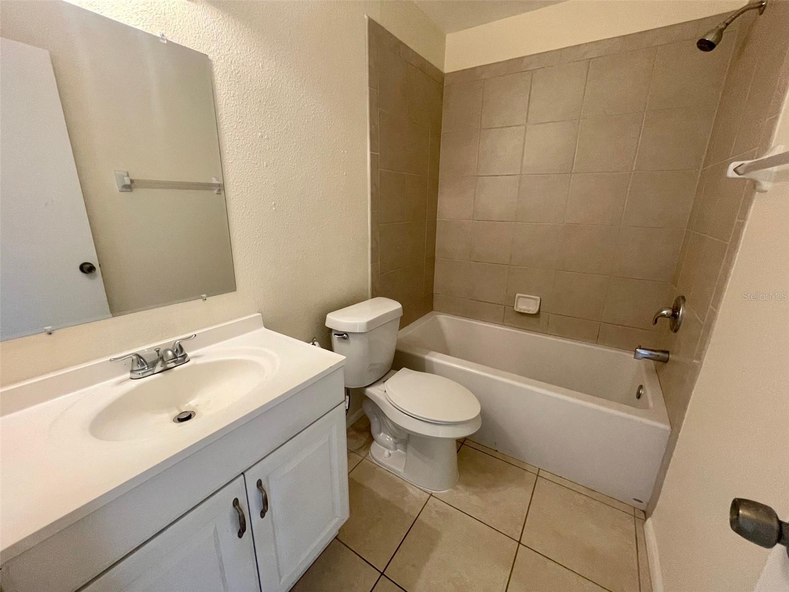 HIDDEN LAKE VILLAGE - Residential Lease