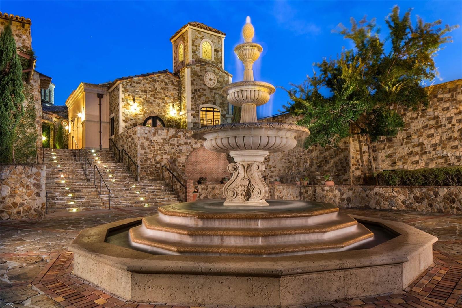 BELLA COLLINA - Residential