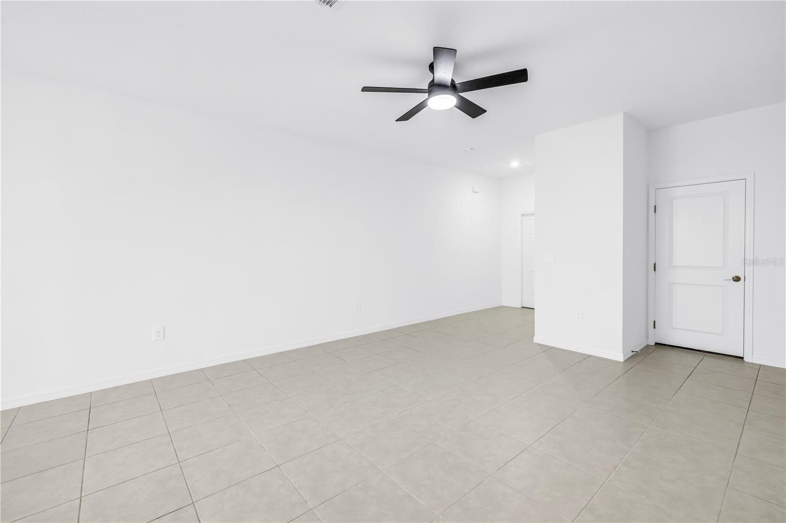 PARRISH LKS PH IIB1 & IIB2 - Residential Lease