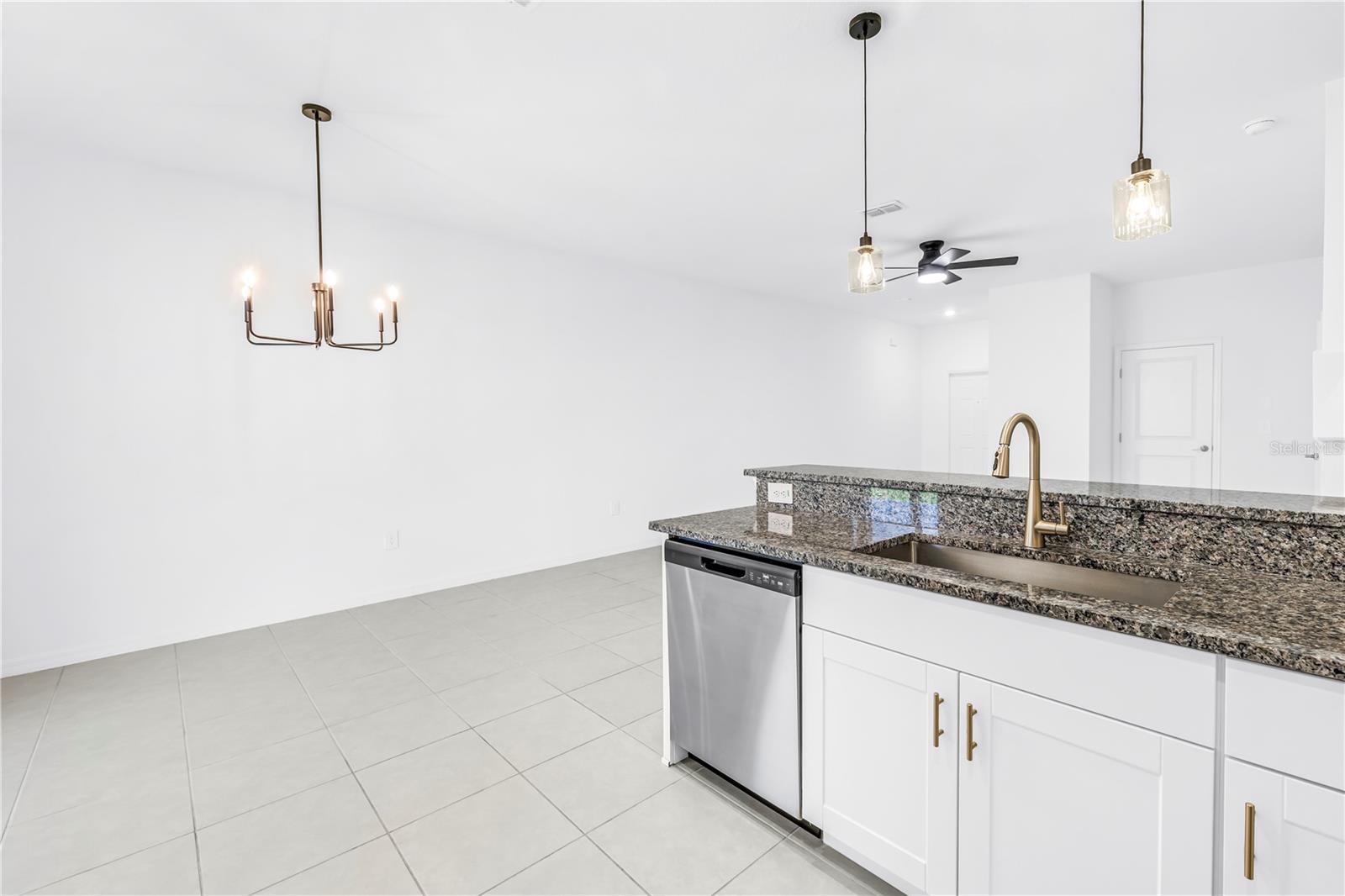 PARRISH LKS PH IIB1 & IIB2 - Residential Lease