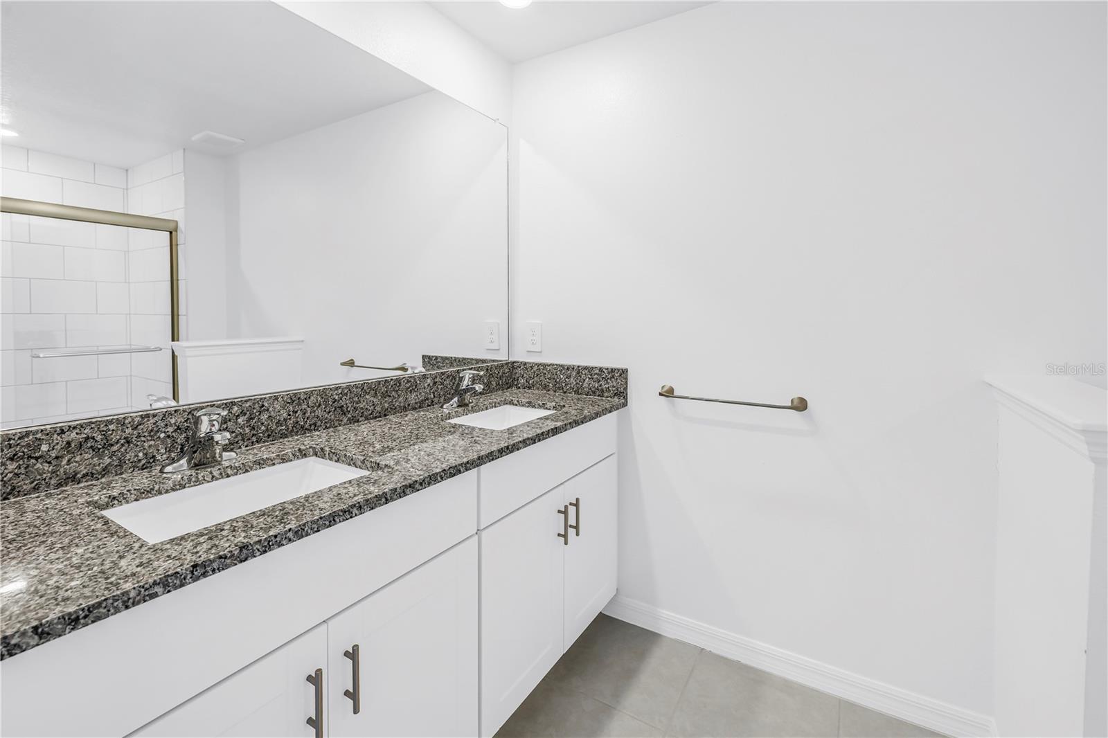 PARRISH LKS PH IIB1 & IIB2 - Residential Lease