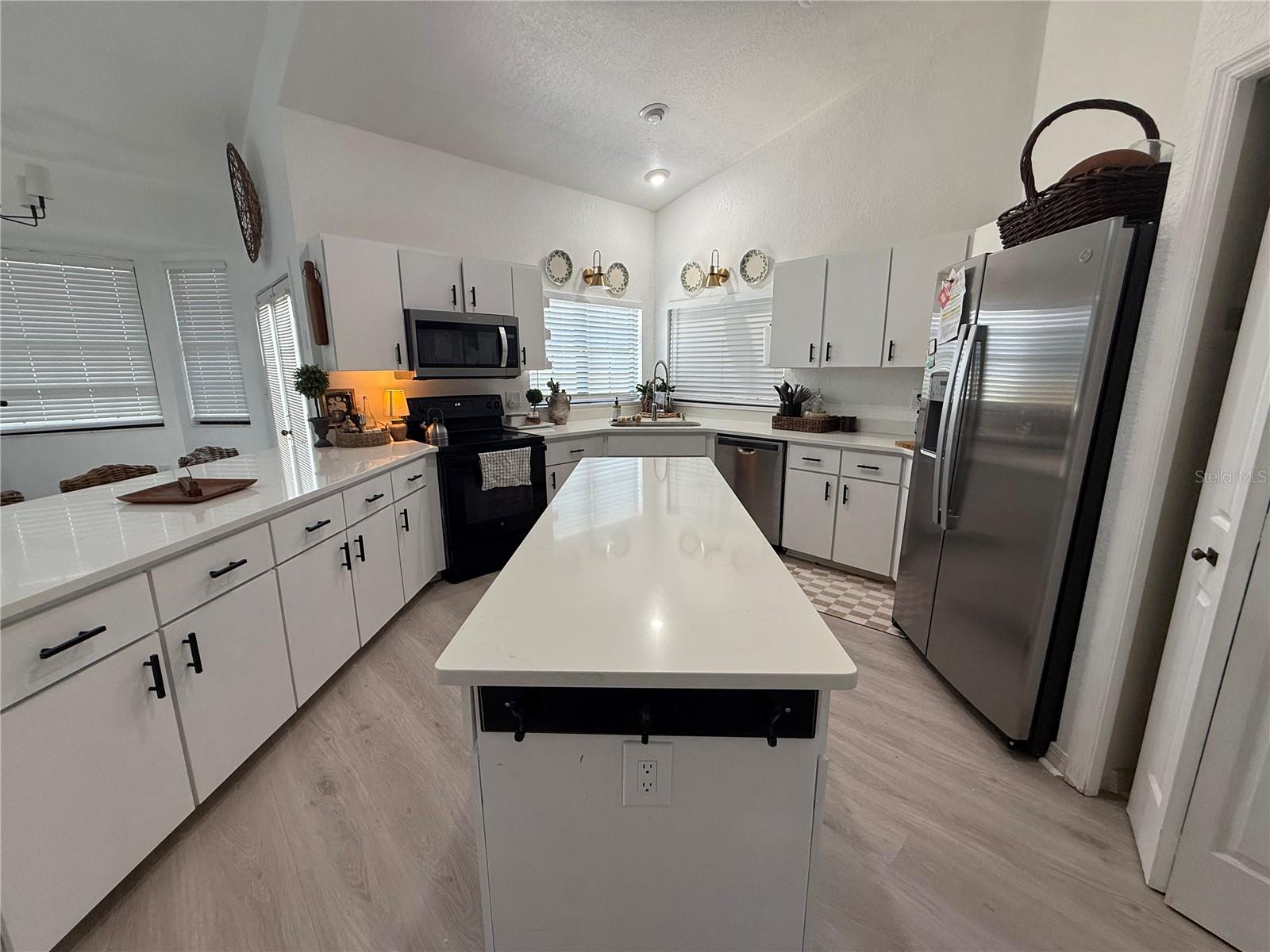 ROLLING RANCH ESTATE - Residential